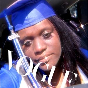 Meet your Posher, Elise